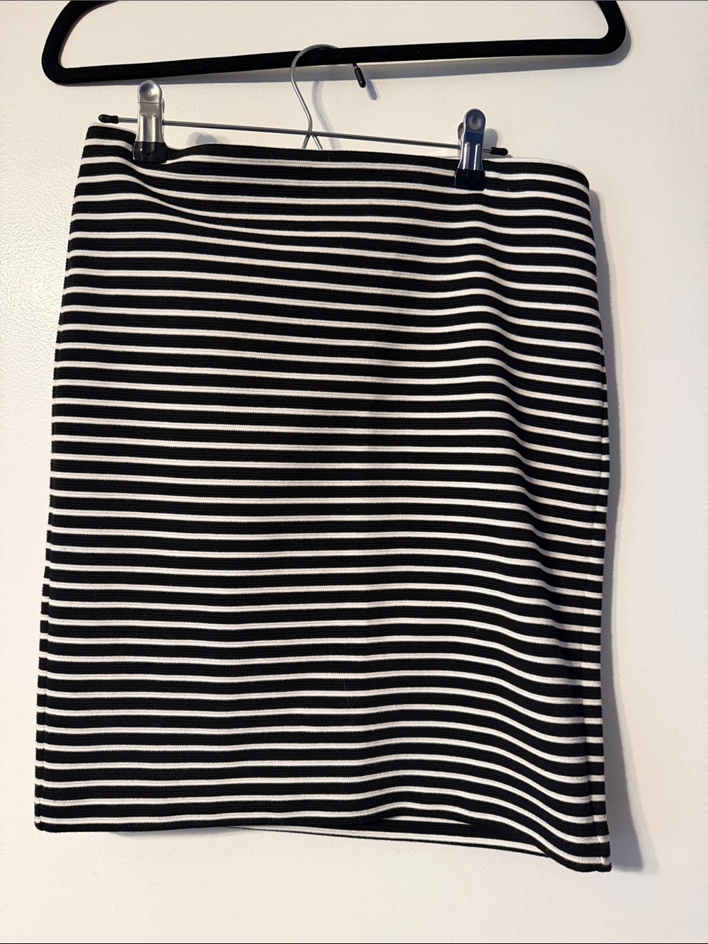 Loft petite size SP black and white stripe slip on skirt Ann Taylor